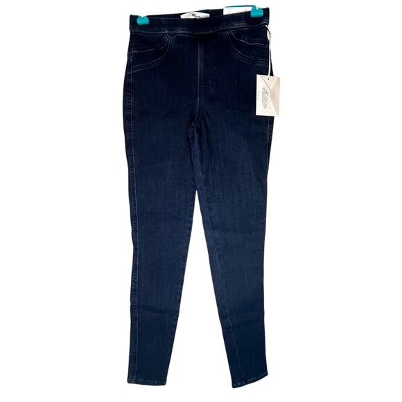 NWT! Kancan Dark Wash High Rise Elastic Waist Jeggings Size 0/ 23 - Picture 1 of 14